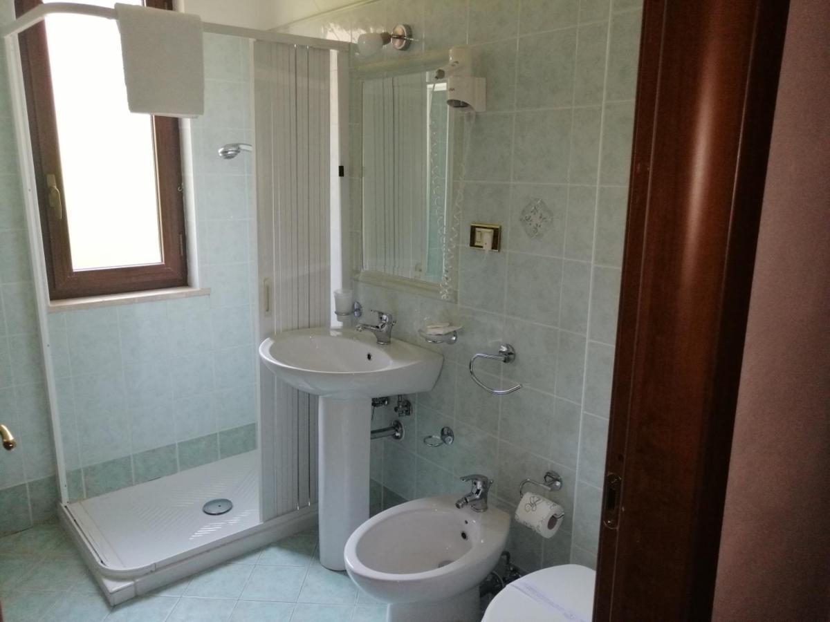 B&B L'antico borgo Villalago Esterno foto