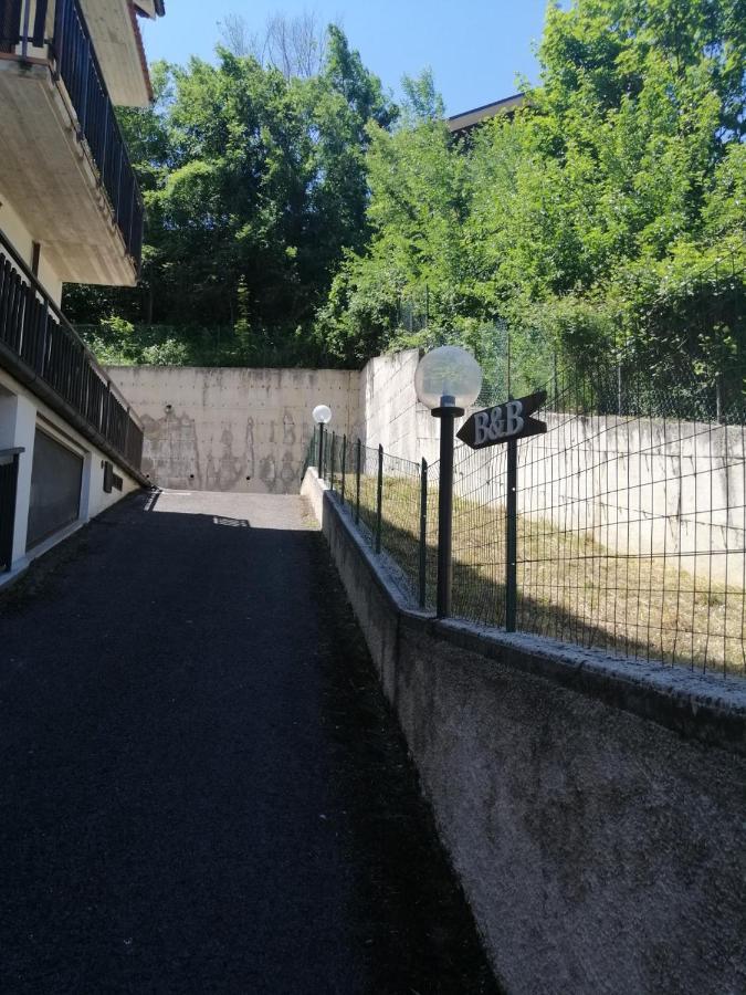 B&B L'antico borgo Villalago Esterno foto